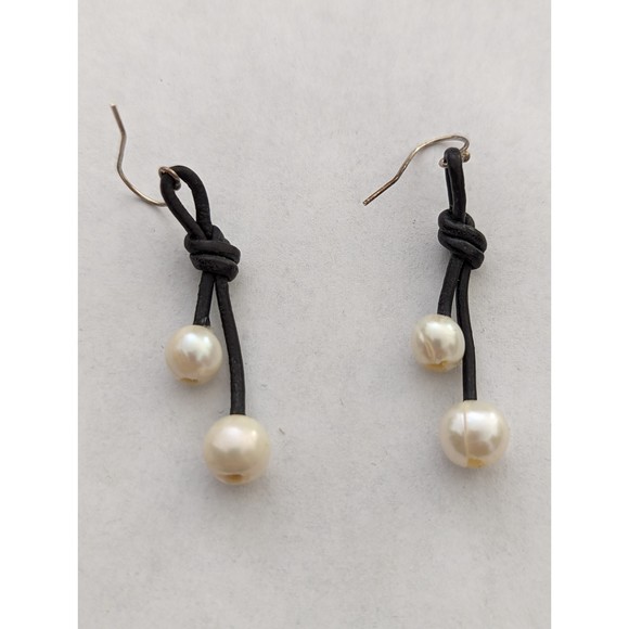 Elegant faux pearl drop earrings black cord 2" - Picture 1 of 2
